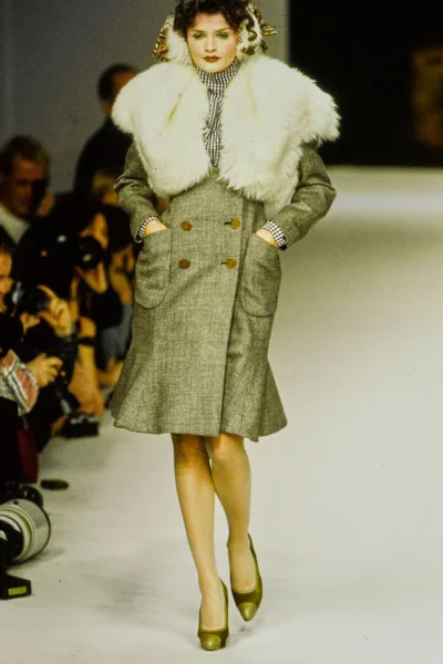 Look 12